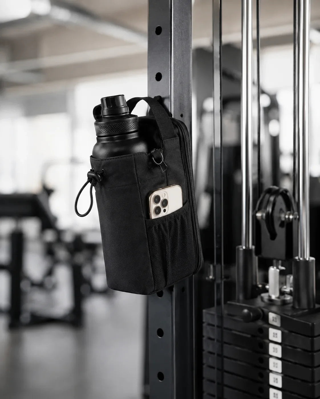 ATHREXX magnetic gym bag in gym use